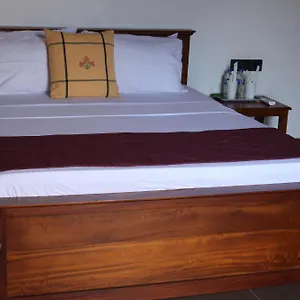 Kan̆du Guest house